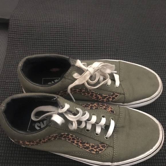 green cheetah vans